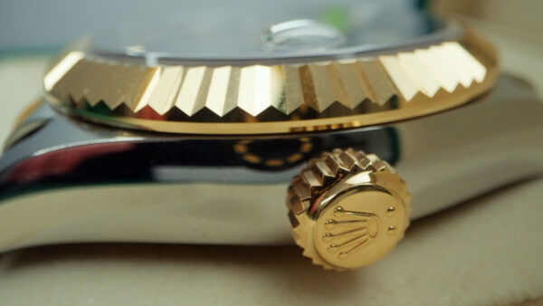 ⌚️ WIN A 2025 ROLEX SKY-DWELLER ⌚️ - Image 10