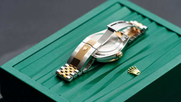 ⌚️ WIN A 2025 ROLEX SKY-DWELLER ⌚️ - Image 18