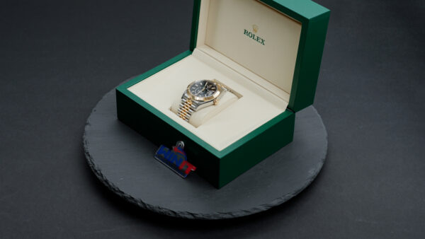 ⌚️ WIN A 2025 ROLEX SKY-DWELLER ⌚️ - Image 3