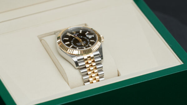 ⌚️ WIN A 2025 ROLEX SKY-DWELLER ⌚️ - Image 4
